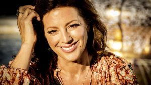 Listen to Win Tickets to see Sarah McLachlan in London