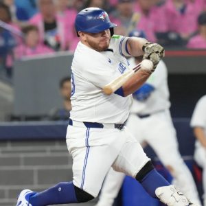 Captain Kirk Walks-Off the Phillies