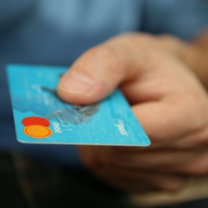 Robin gets screwed by a gift card!