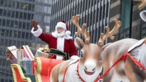 Win 4 Exclusive Passes to the VIP Viewing Area at The Original Santa Claus Parade in Toronto