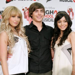 playlist-item-On This Day in KiSSTORY - January 20 - Dawson's Creek, High School Musical, Beyonce's "Halo"