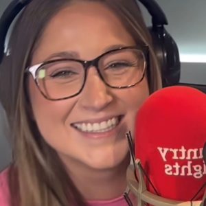 Lori IS The Australian Break-dancer 2.0