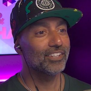 Roz and Mocha's Fix My Life - Michelle Wants To Meet Friends!