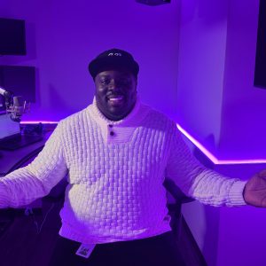 Is There Anything Wrong With Shem's Sweater?!