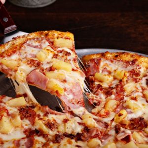 playlist-item-HOW does Billie Jo eat pizza?!