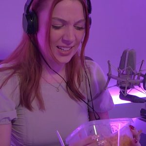 playlist-item-Chloe Finally Tries Damnit Maurie's FAMOUS Mac N' Cheese