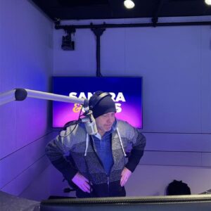 DM Dilemma: Your Boyfriend Still Hangs Out With His Ex