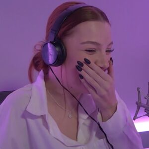 Roz & Mocha's DM Deep Dive - Chloe's Wifi Name Is WHAT?!