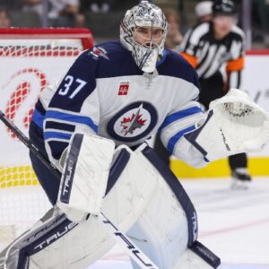 Hellebuyck Situation Getting Ugly in Winnipeg Ft. Sean Reynolds