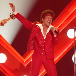 On This Day in KiSSTORY - October 8 - Bruno Mars' Birthday, Empty Nest, Ginuwine's Debut Album